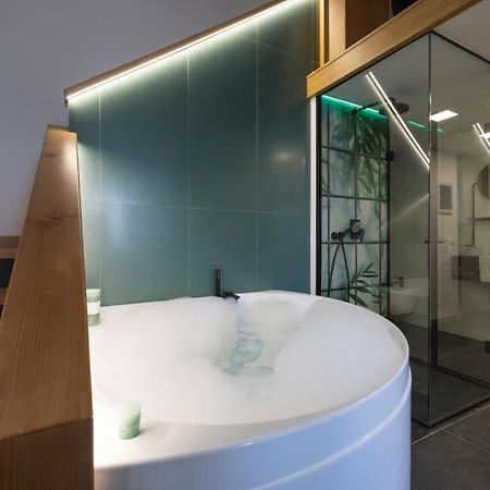 Bed and Breakfast Bali Aqua&Charme Гаета Екстер'єр фото